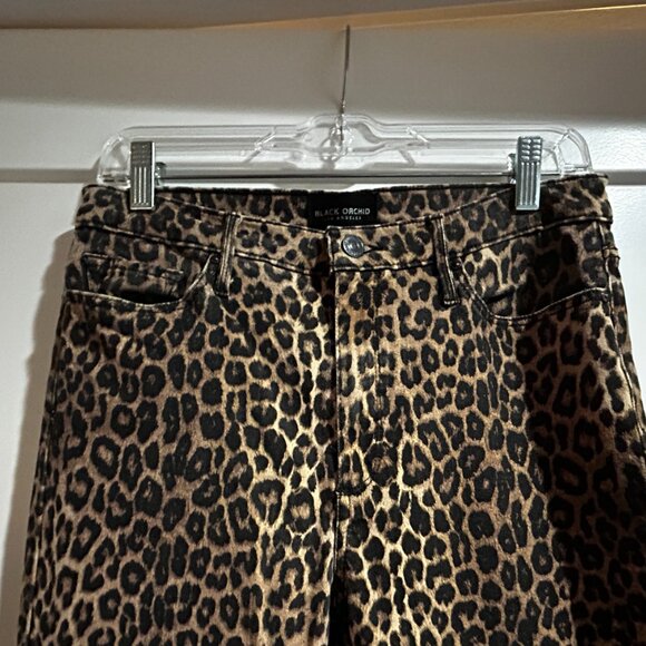 Black Orchard Carmen Cheetah Print Jeans - Picture 2 of 11